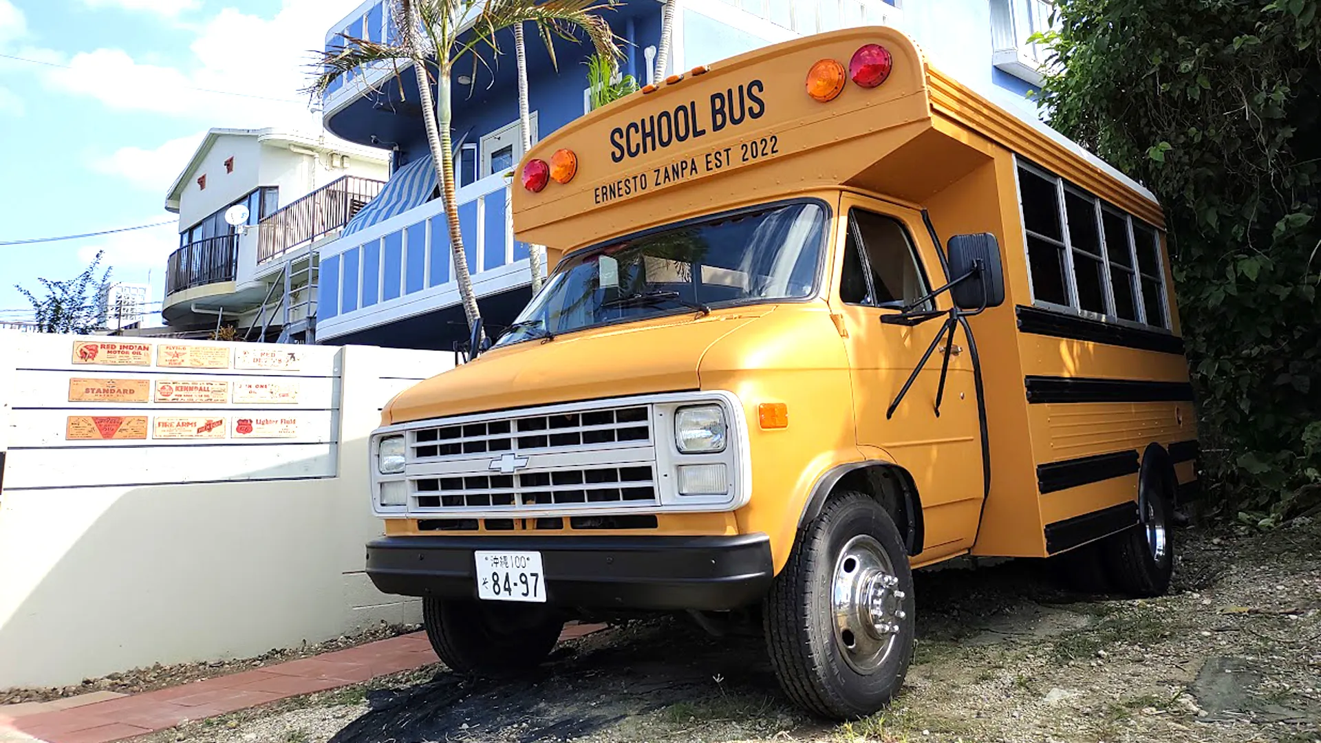 エルネスト残波のアメリカスクールバス