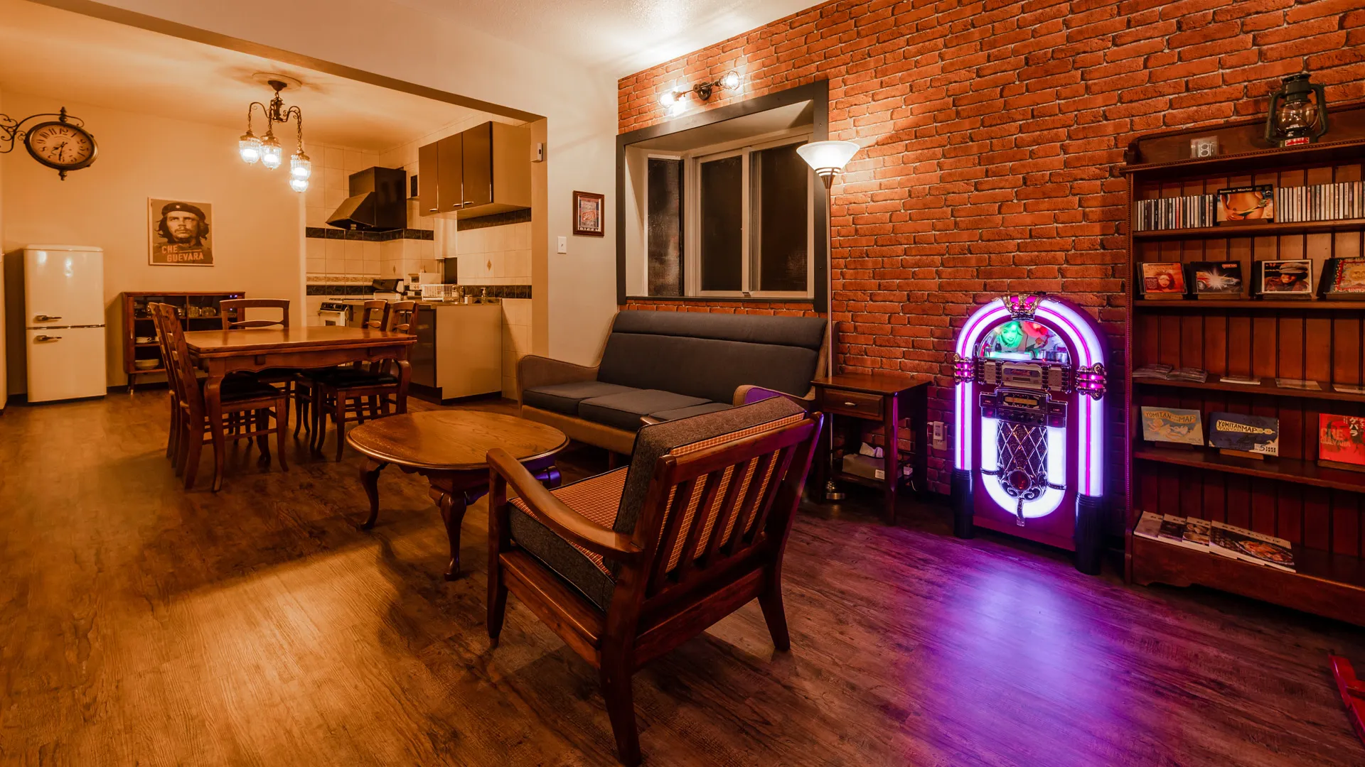 アメリカンスタイルのおしゃれな客室