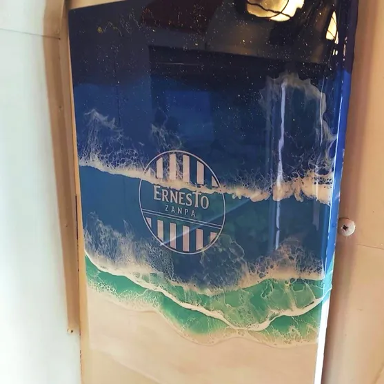 アメリカンスクールバスで体験できる！沖縄の海を感じられるレジンアート