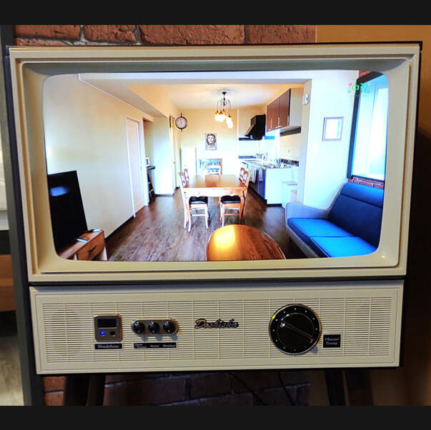 レトロデザインのテレビ
